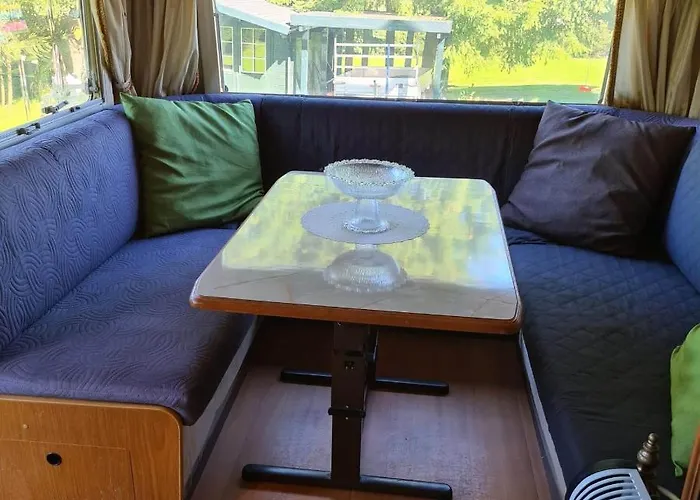 - Caravan Kamp alanı